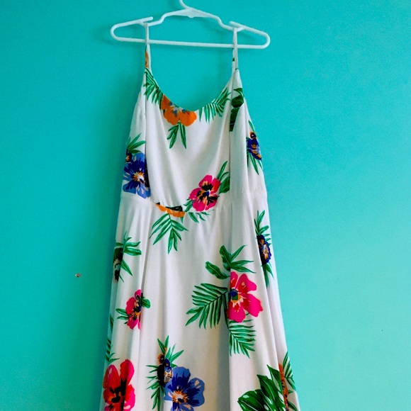 Cute for summer,white dress with colourful flowers - Picture 2 of 7